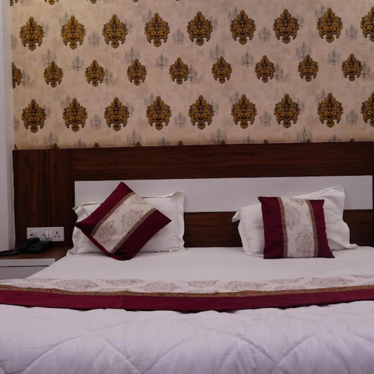 Hotel The Ramay Palace Ayodhya Exteriör bild